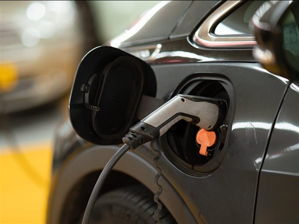 تقارير: انتشار السيارات الكهربائية في الهند يعتمد على السيارات الهجينة