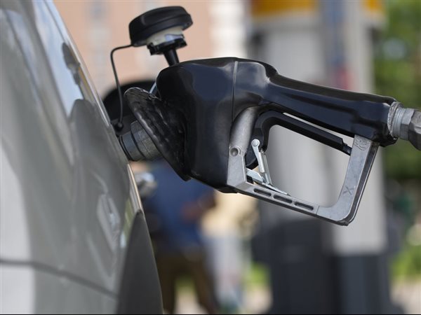 الكونجرس الأمريكي يتحرك لعرقلة حظر بيع السيارات التي تعمل بالبنزين في كاليفورنيا