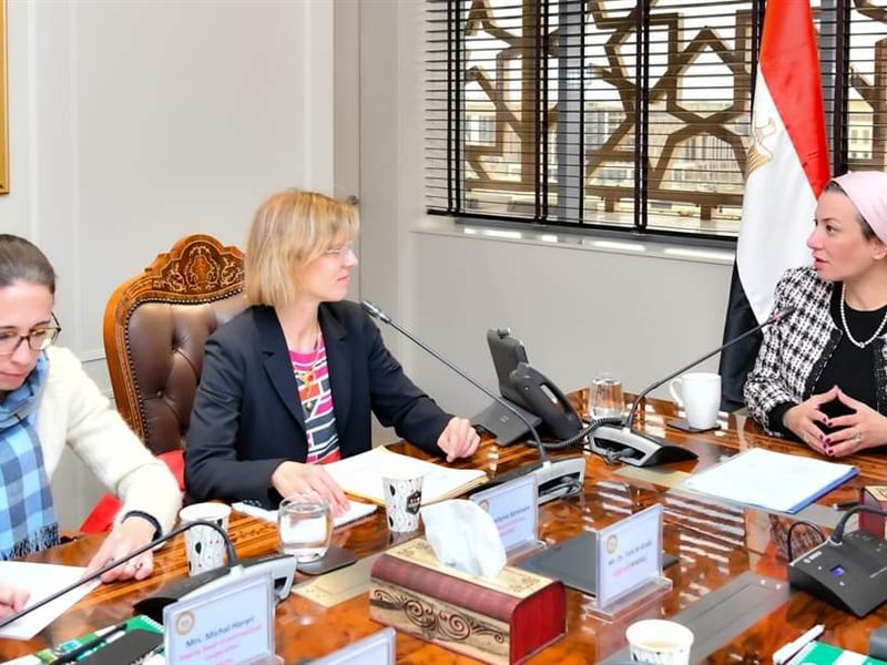 وزيرة البيئة