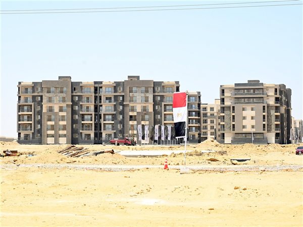 رئيس الوزراء يتابع موقف تنفيذ أعمال الطرق والمرافق بتوسعات مدينة الشيخ زايد الجديدة