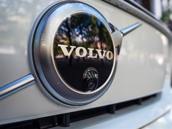 فولفو تخطط لتسريح 3000 موظف لخفض التكاليف