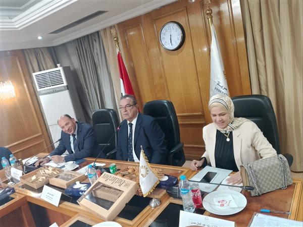 رئيس مصلحة الضرائب: إزالة أي معوقات تواجه المصانع والشركات للاستفادة من التسهيلات الضريبية الجديدة