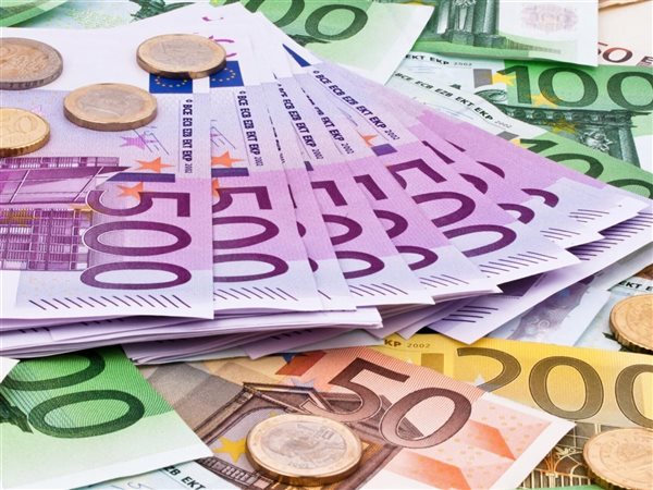 اليورو يرتفع إلى أعلى مستوى في أسبوع