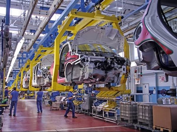 رئيس هيئة الاستثمار يكشف تفاصيل الاستراتيجية الوطنية لصناعة السيارات