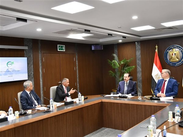 البترول: 573 مليون دولار تكلفة المرحلة الأولى لمشروع إنتاج حامض الفوسفوريك بهضبة أبوطرطور