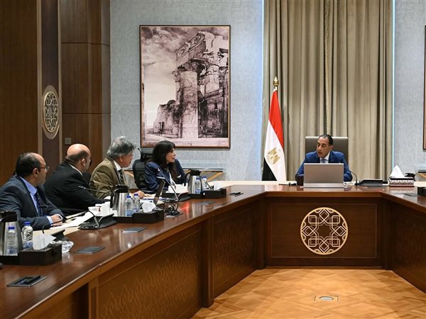 مدبولي يؤكد حرصه على التواصل المستمر مع أصحاب الرؤى والمقترحات من مؤسسات القطاع الخاص والخبراء