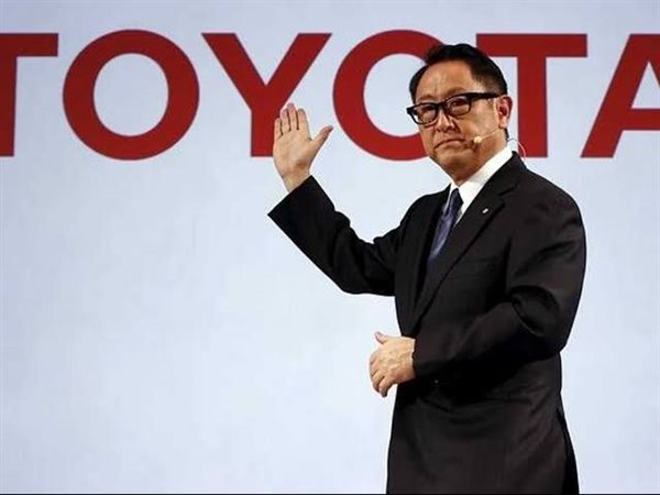 إعادة انتخاب رئيس تويوتا على خلفية عرض شراء بقيمة 33 مليار دولار