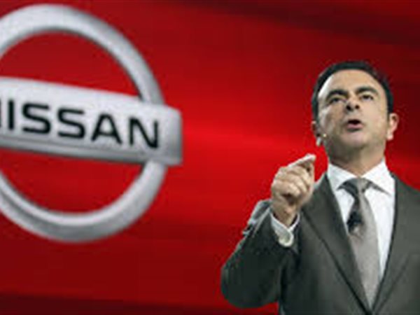 نيسان من التوب للتابوت.. شبح الانهيار يترقب للانقضاض والأمل في «غصن» جديد