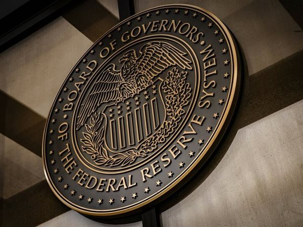 البنوك المركزية تستعد لتثبيت أسعار الفائدة وسط اضطرابات التجارة