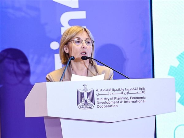 نائب رئيس بنك الاستثمار الأوروبي: 3 برامج استثمارية لتطوير البنية التحتية للطاقة والقطاعات الإنتاجية