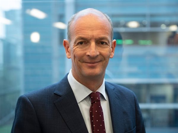 نائب رئيس البنك الأوروبي لإعادة الإعمار والتنمية يزور المغرب لتوقيع اتفاقيات استثمارات جديدة