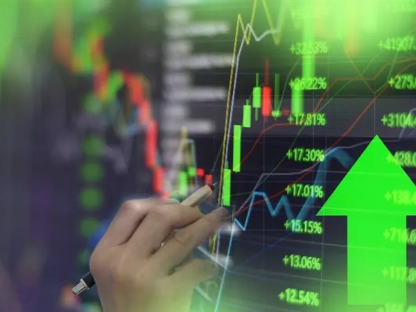 خبير: البورصة المصرية مرشحة لمزيد من المكاسب مع تراجع متوقع للفائدة