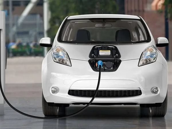 كل ما تريد معرفته عن مبادرة إحلال السيارات القديمة بسيارات كهربائية