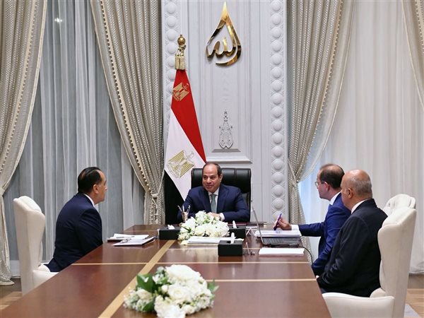 السيسي يوجه باتخاذ كل الاحتياطات المالية والسلعية بالتزامن مع التطورات الجارية وحالة التصعيد بالمنطقة