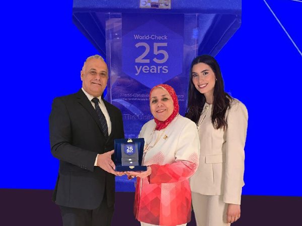 مؤسسة LSEG لتطبيقات مكافحة غسل الاموال وتمويل الارهاب تمنح المصرف المتحد درع التميز