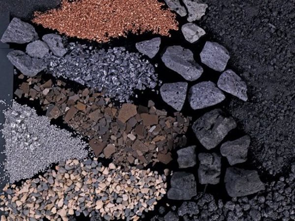 مصر تخسر مليارات في تصدير المواد الخام.. والدولة تنتبه وترسم خطة رد الأعباء للإنقاذ