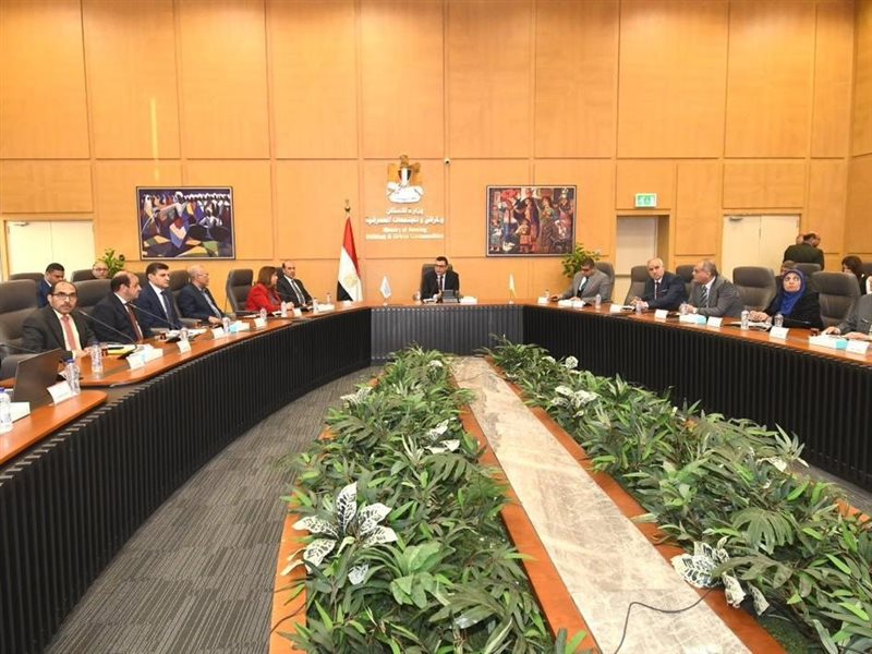 اجتماع وزير الإسكان