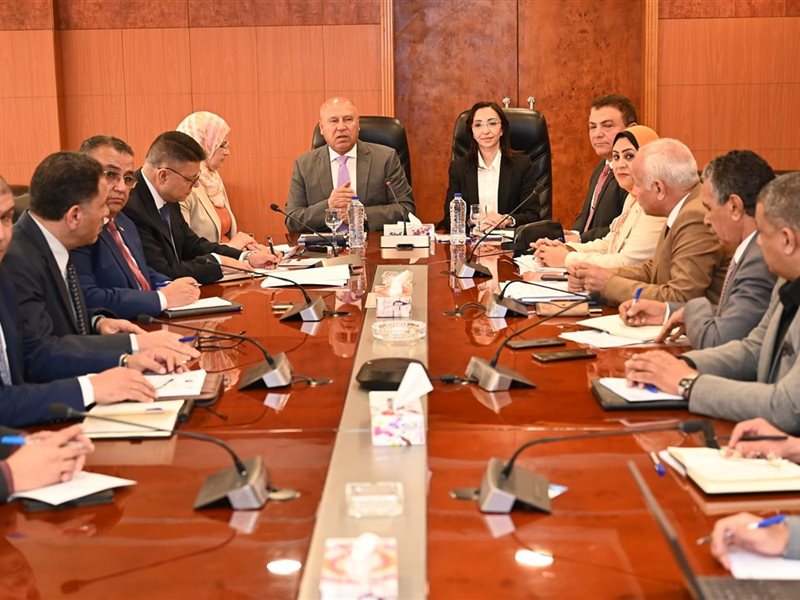 اجتماع وزير الصناعة