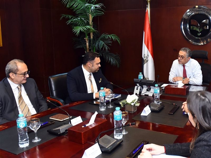 لقاء رئيس هيئة الاستمار