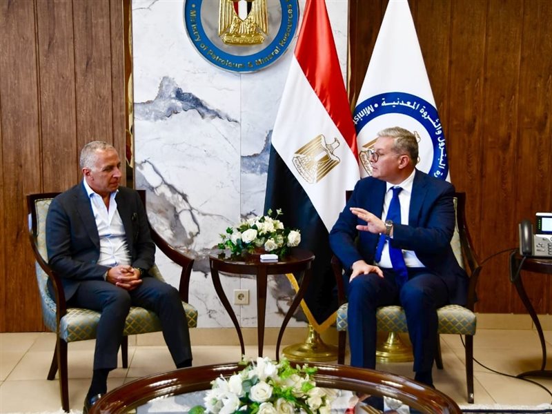 لقاء وزير البترول