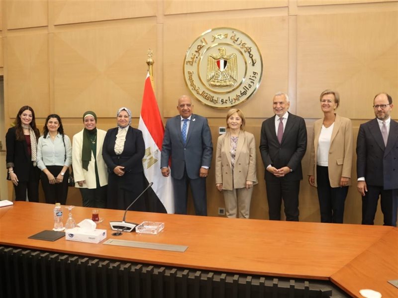 لقاء وزير الكهرباء