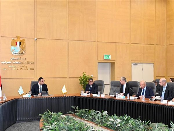 وزير الإسكان يتابع موقف منطقة الأعمال المركزية بالعاصمة الإدارية الجديدة