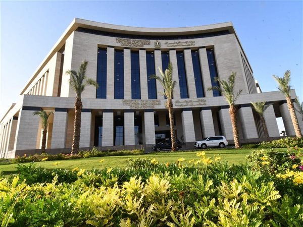 نائب وزير الإسكان يتابع تنفيذ مشروعات الصرف الصحي بالأقصر ببرنامج الصرف المتكامل