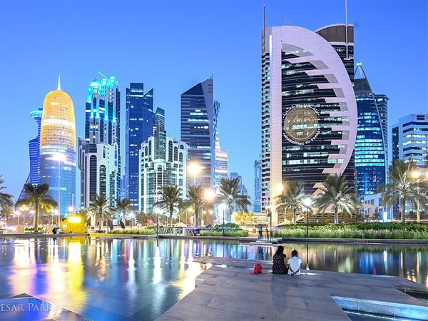 كيف نجحت قطر الصغيرة في بناء اقتصاد ينافس العمالقة؟