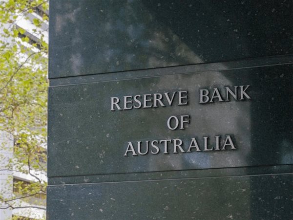 لماذا قرر البنك المركزي الأسترالي تفويت فرصة خفض أسعار الفائدة؟