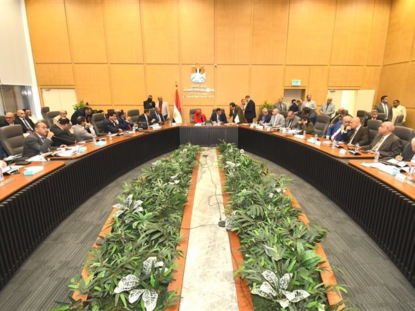 وزير الإسكان يعقد اجتماعه الدوري مع أعضاء البرلمان بمجلسيه النواب والشيوخ