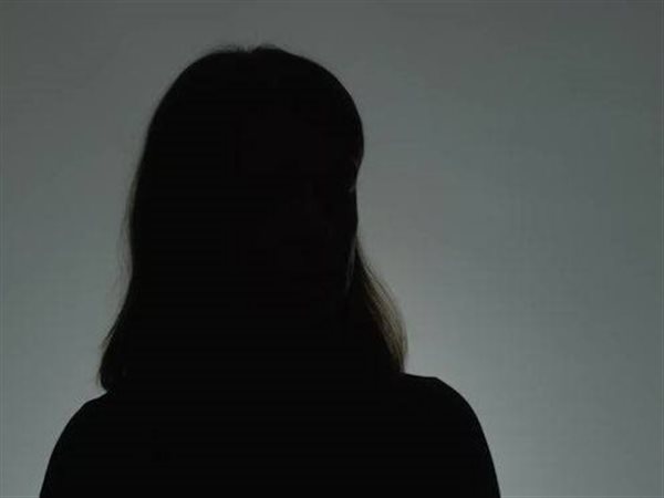 الهالة تتلاشى من حول سيدة الصفقات.. صمت يسبق الحساب