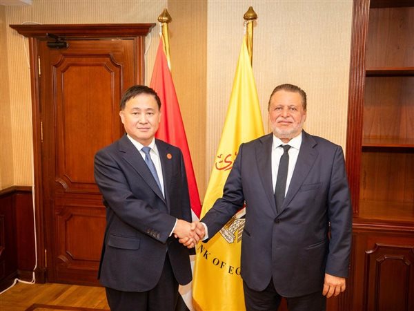 محافظ البنك المركزي يستقبل نظيره الصيني ويشهدان توقيع 3 مذكرات للتعاون المشترك