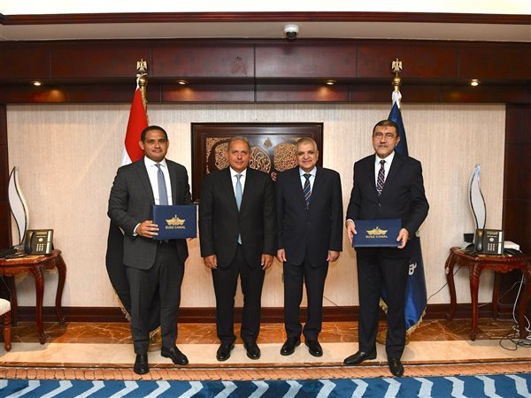 توقيع بروتوكول تعاون بين بنك مصر وهيئة قناة السويس في مشروعات التطوير العقاري