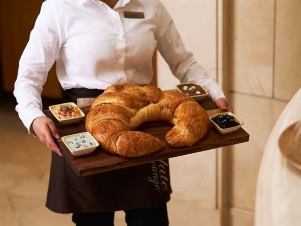 الكرواسون في خطر.. أزمة الزبدة تهدد أيقونة المعجنات العالمية