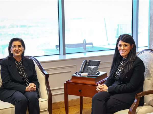 وزيرة التخطيط تبحث مع المدير الإقليمي بمنظمة الصحة العالمية تعزيز خطة التنمية 