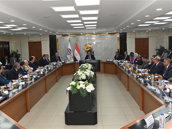 وزير قطاع الأعمال: مشروعات توسعية وشراكات مع القطاع الخاص لتحديث الصناعات 