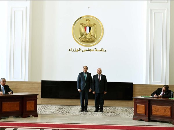 توقيع عقد تطوير أرض صناعية بالسخنة بين اقتصادية قناة السويس وشركتي التنمية الرئيسية وتيدا مصر