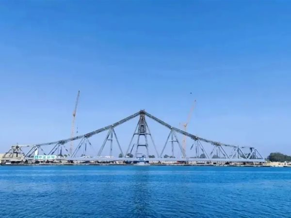جسر الدوران الأفقي بقناة السويس.. نقلة نوعية في ربط آسيا بأفريقيا 