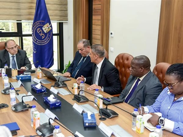 دراسة إنشاء مصنع دواء مشترك بين مصر وزامبيا لتعزيز صناعة الدواء