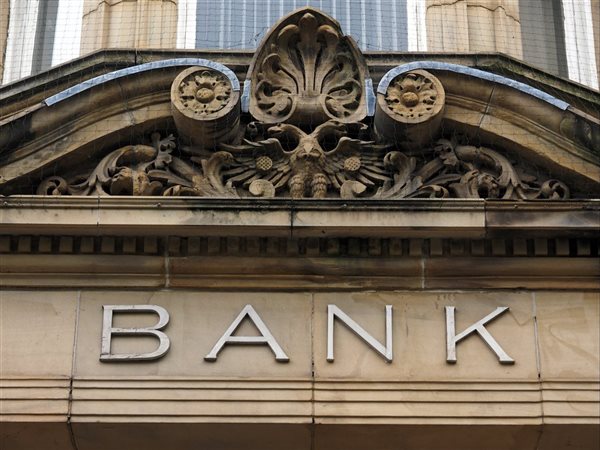 تحذير للبنوك المركزية من أزمة عمل مناخية