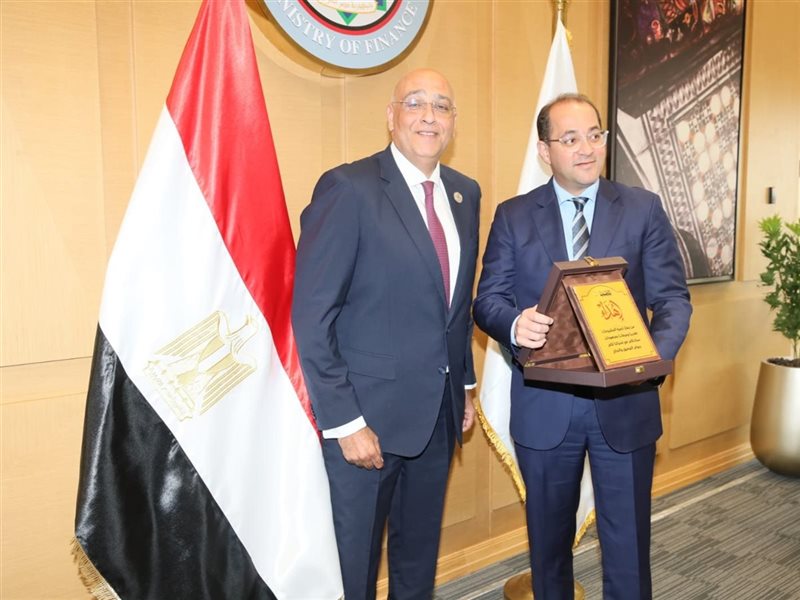 وزير المالية ورئيس