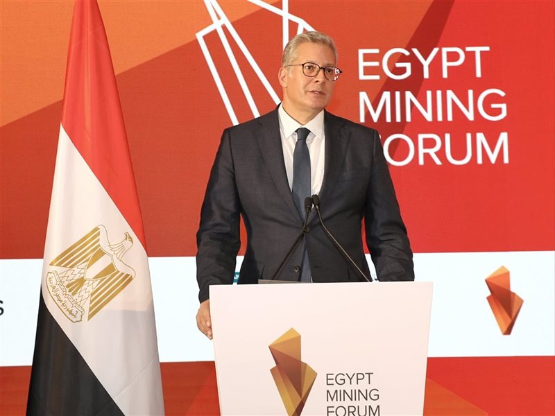 كريم بدوي وزير البترول
