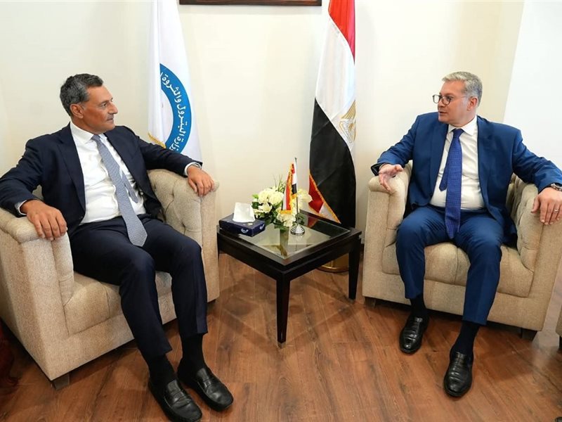 وزير البترول مع رئيس