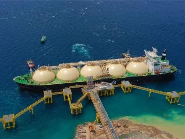 سفن التغييز.. سلاح مصر الاستراتيجي لتأمين الطاقة في صيف 2025