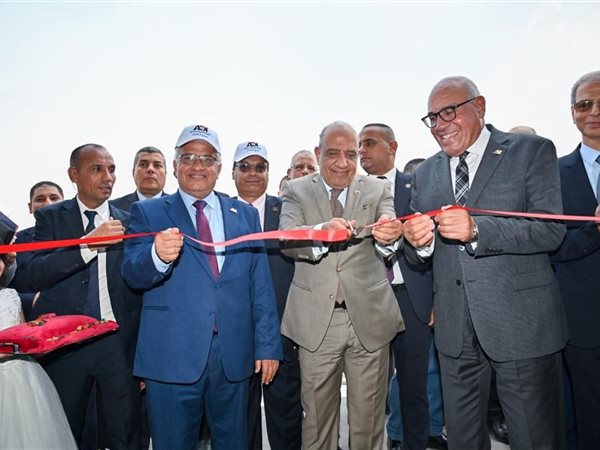 رئيس الهيئة العربية للتصنيع ووزير الكهرباء يشهدان افتتاح خط أبراج الجهد العالي