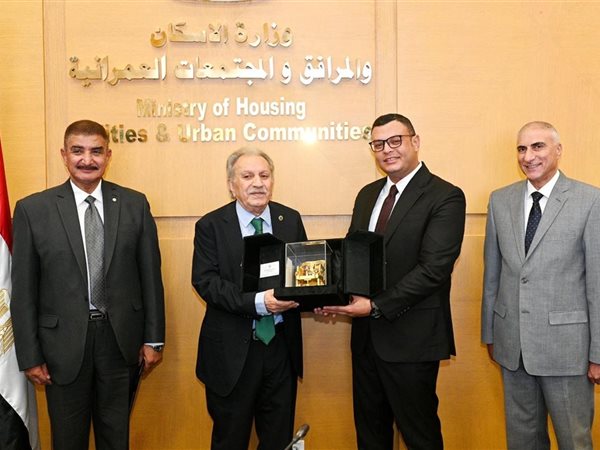 وزير الإسكان يشهد توقيع بروتوكول لتصدير العقار بين المجتمعات العمرانية والمهندسين العرب