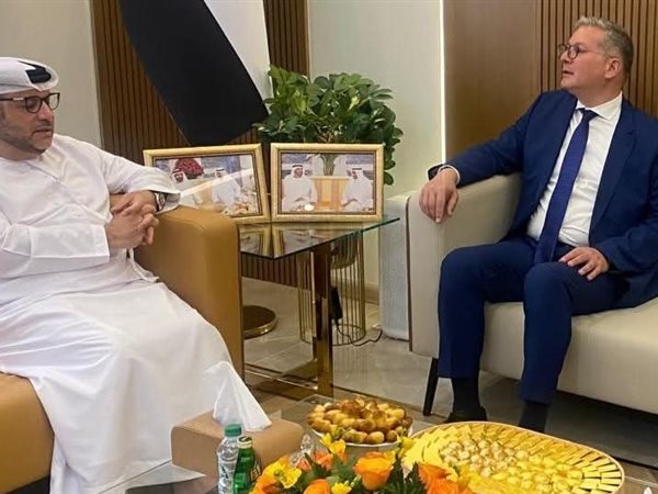 وزير البترول يبحث مع مدير الديوان الأميري بالفجيرة تعزيز مجالات التعاون