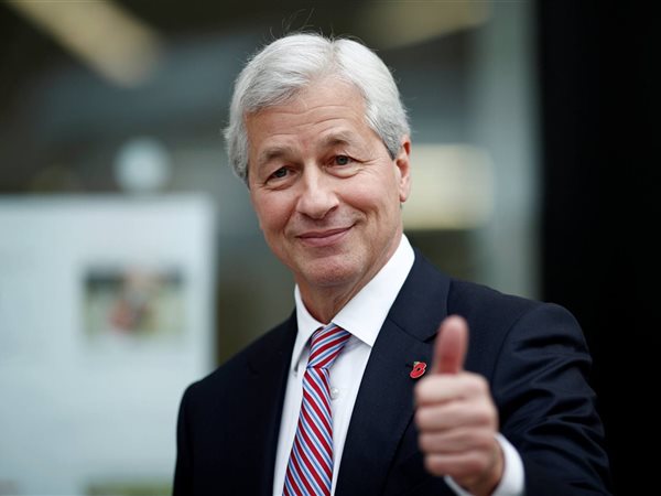 رئيس جيه بي مورجان يعتزم البقاء في منصبه لمدة 5 سنوات أخرى