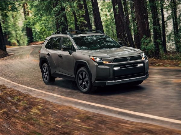 كل ما تريد معرفته عن تويوتا راف فور 2026.. تصميم ثوري وأداء قوي