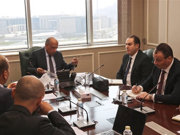  وزير الكهرباء يبحث مع مدير هيئة الدولة للطاقة النووية الروسية توطين الأنظمة 